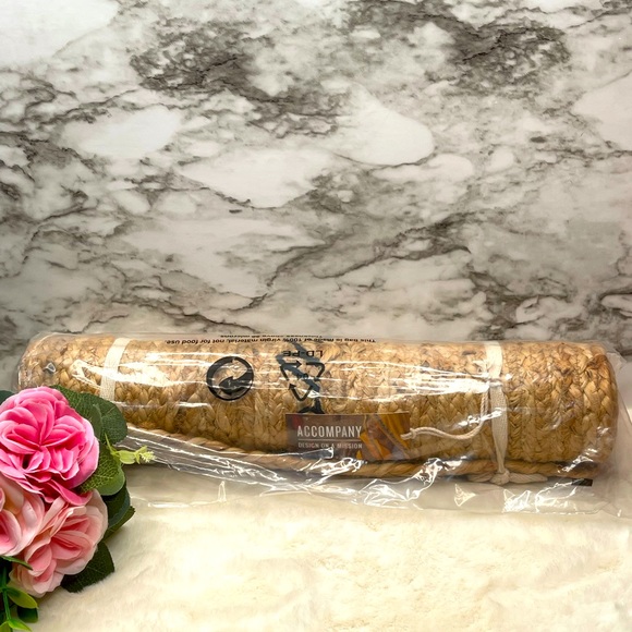 🥳HOST PICK!!🥳🌸Accompany Jute “Welcome” Mat🌸 - Picture 2 of 6